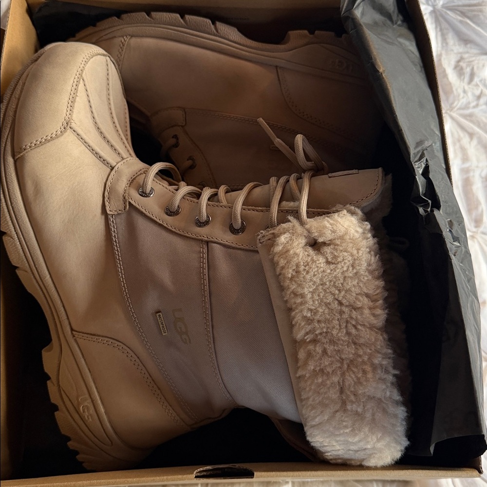 UGG® Men's Butte Boot 10.5 Men’s - Picture 14 of 14